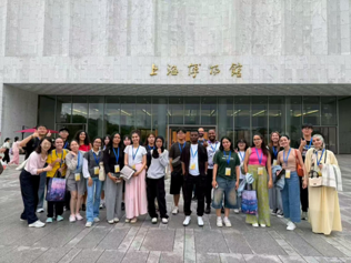 Gambar 1.4 Foto Bersama Kunjungan Museum East