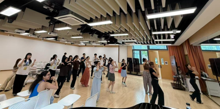 Gambar 1.6 Dance Class